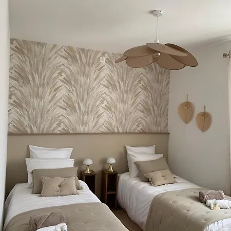 Vakantiehuis Avec Jacuzzi 6 Personnes Brouchaud